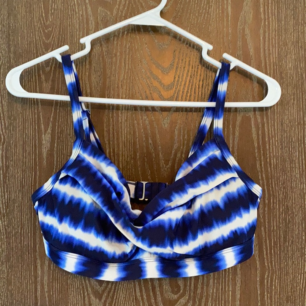 Athleta Bikini Top 36 B/C